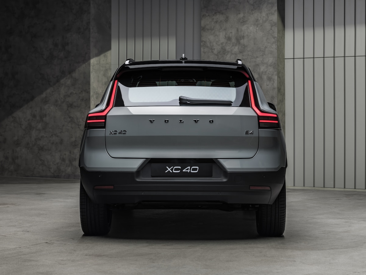 2026 Volvo XC40 compact SUV