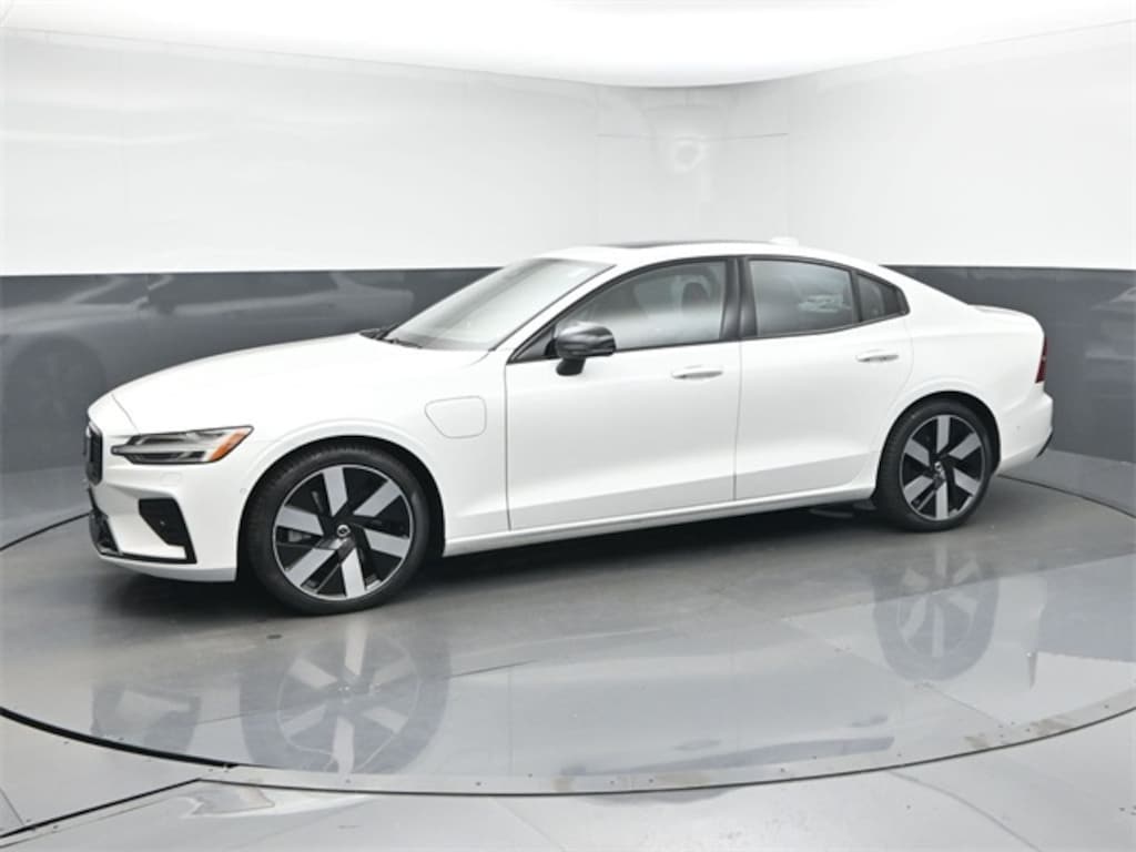 Used 2024 Volvo S60 Recharge Plug-In Hybrid Ultimate Sedan
