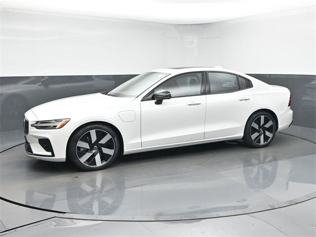 2024 Volvo S60 Ultimate photo 4