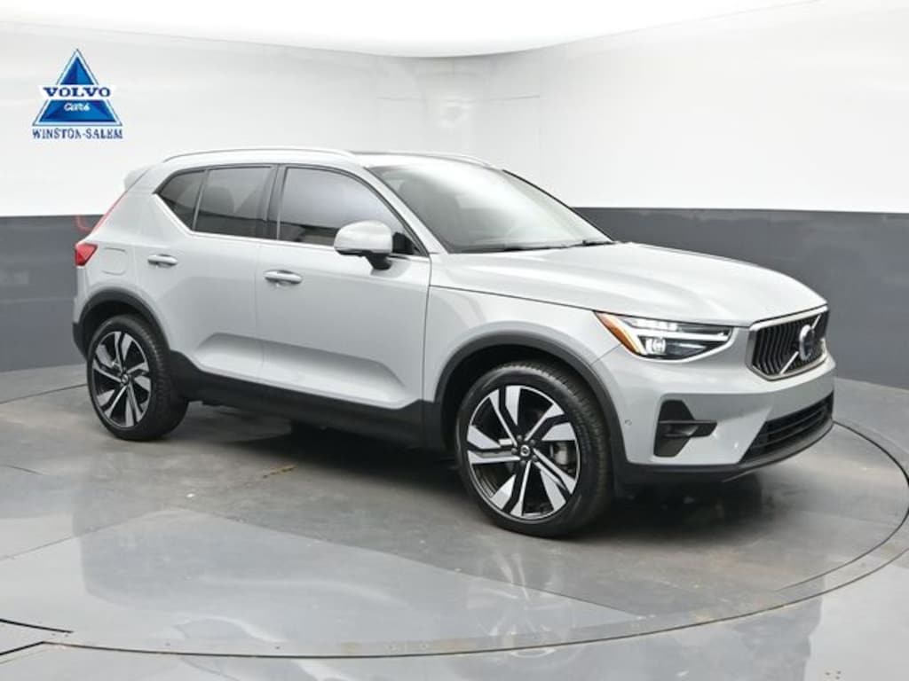 Used 2024 Volvo XC40 B5 Plus Bright Theme SUV