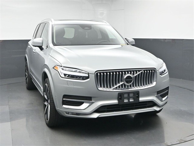 2024 Volvo XC90 Plus photo 2