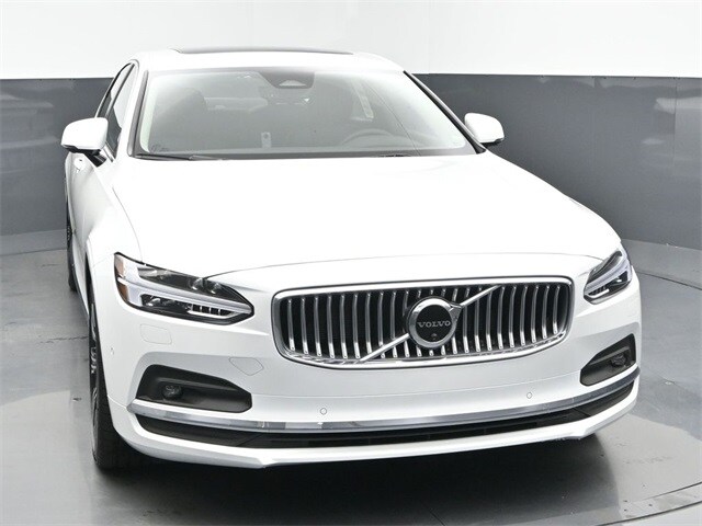 2025 Volvo S90 Plus photo 2