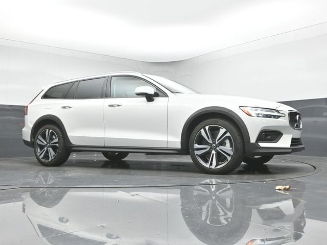 2024 Volvo V60 Cross Country Plus - Photo 37