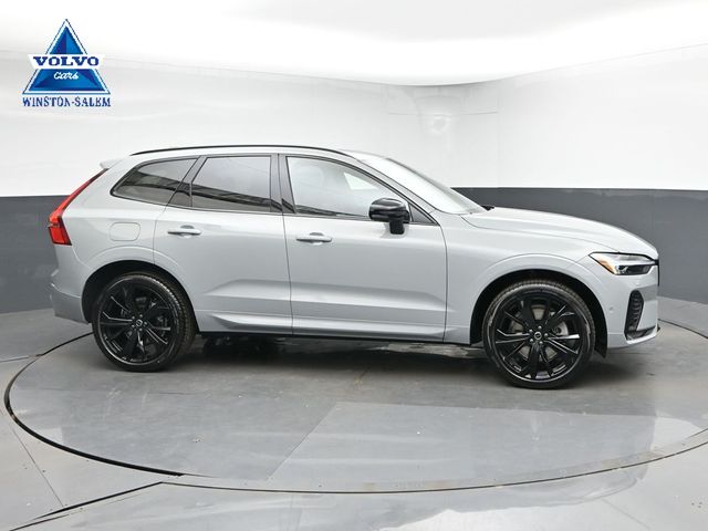 2026 Volvo XC60 B5 Ultra Black Edition Theme AWD's photo