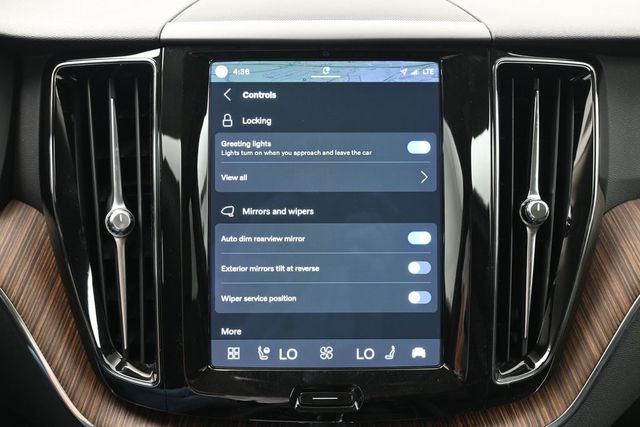 2023 Volvo XC60 Plus - Photo 17