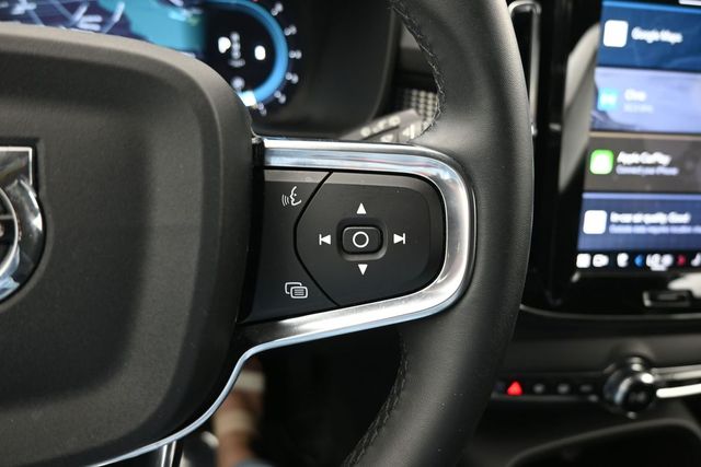 2024 Volvo XC40 Plus - Photo 25