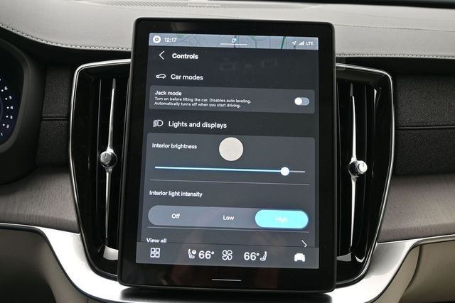 2026 Volvo XC90 Ultra - Photo 18