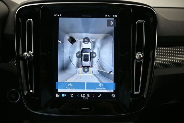 2024 Volvo XC40 Plus - Photo 22