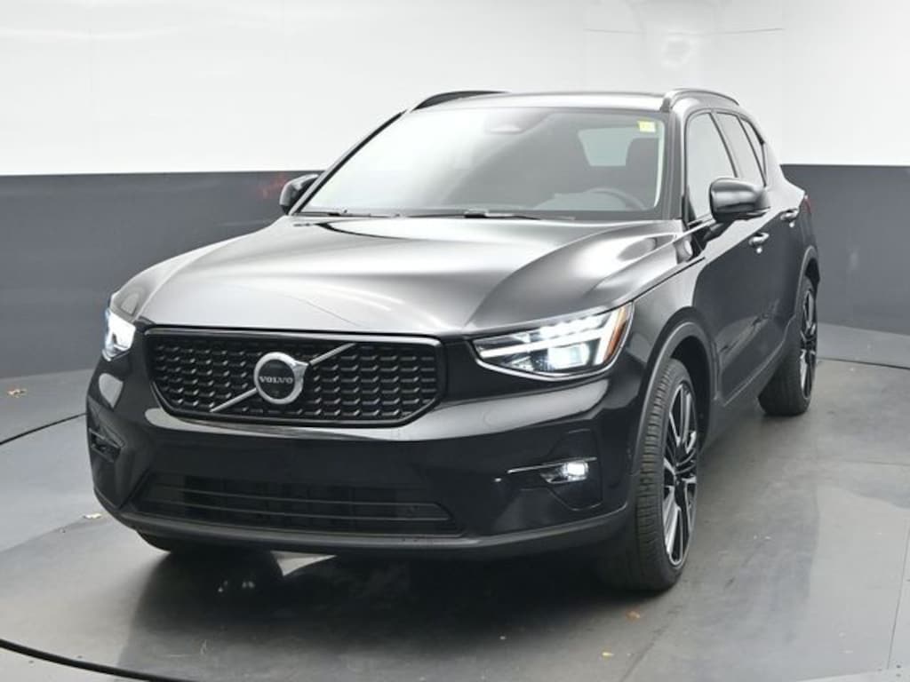 New 2026 Volvo XC40 B5 Ultra SUV