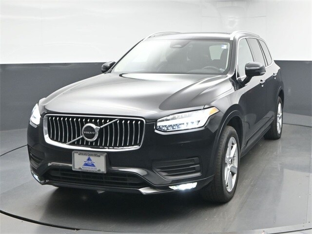 2023 Volvo XC90 B5 Core photo 3