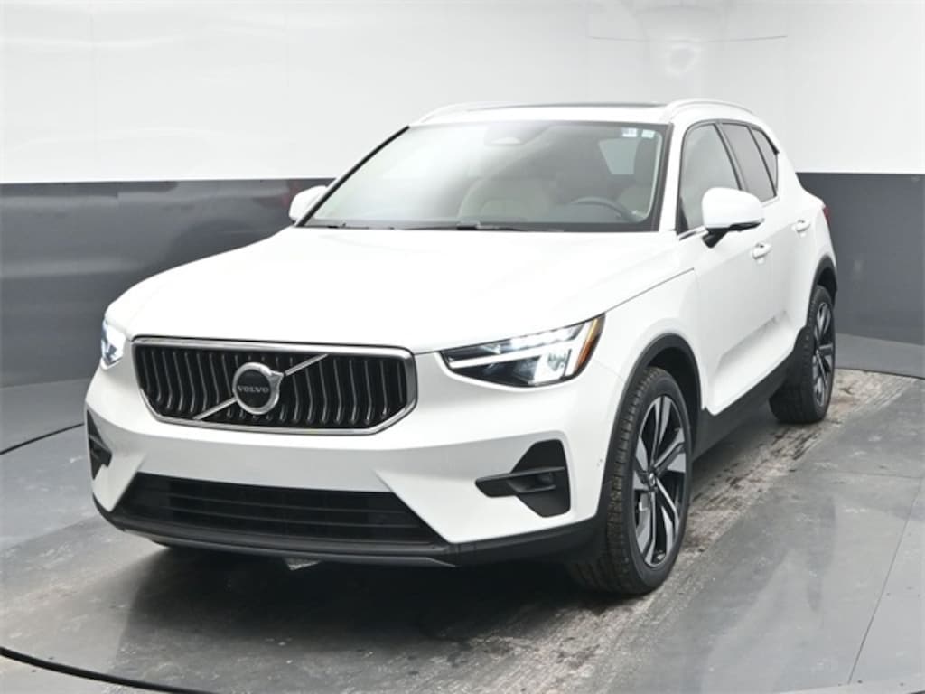 Used 2023 Volvo XC40 B4 Plus Bright Theme SUV