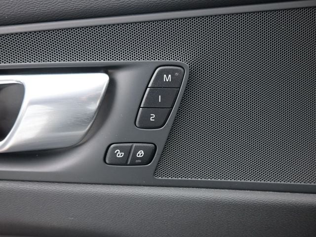 2023 Volvo XC60 Plus - Photo 25