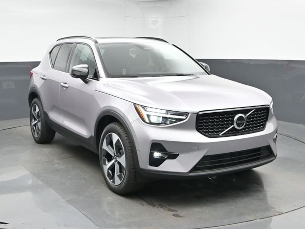 New 2026 Volvo XC40 B5 Plus SUV