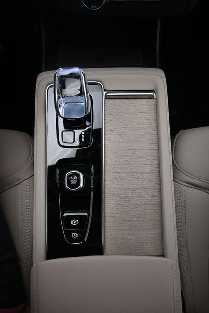 2026 Volvo XC90 Plus - Photo 10