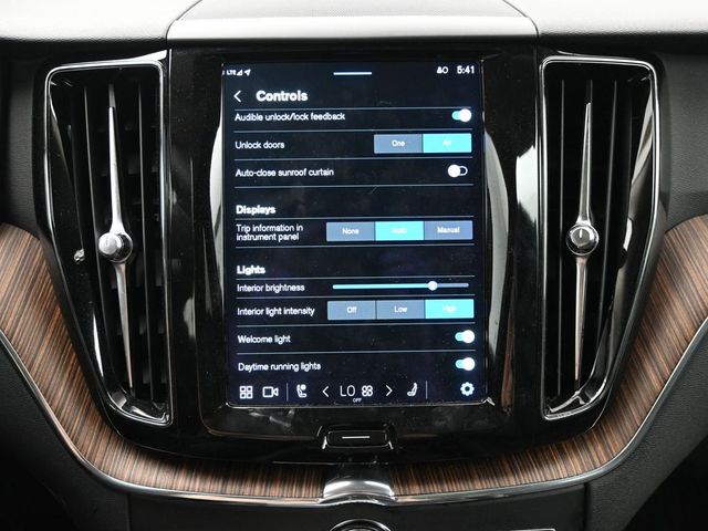 2023 Volvo XC60 Plus - Photo 18