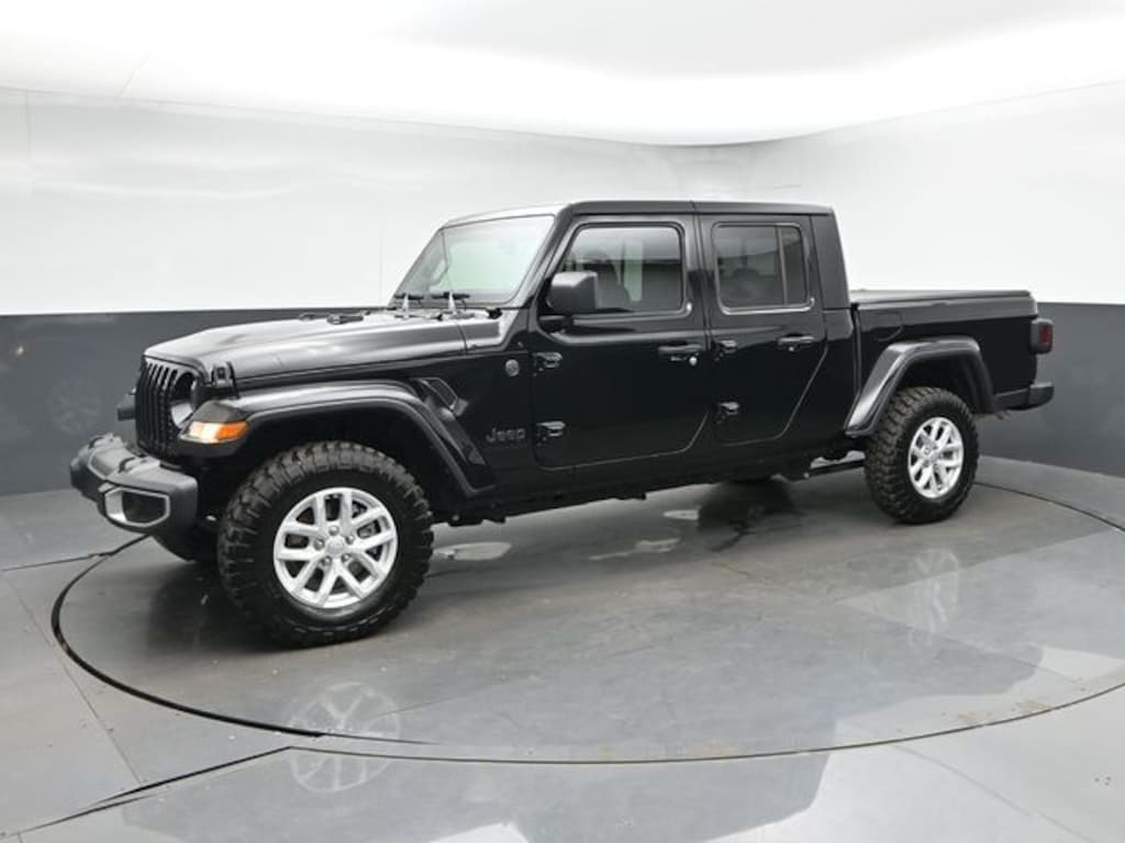Used 2023 Jeep Gladiator Sport S Truck