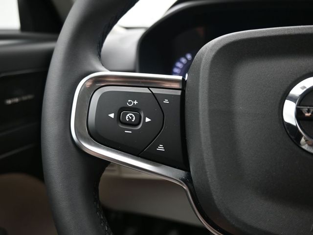 2024 Volvo XC40 Plus - Photo 25