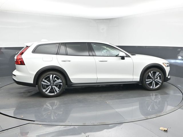 2024 Volvo V60 Cross Country Plus - Photo 8