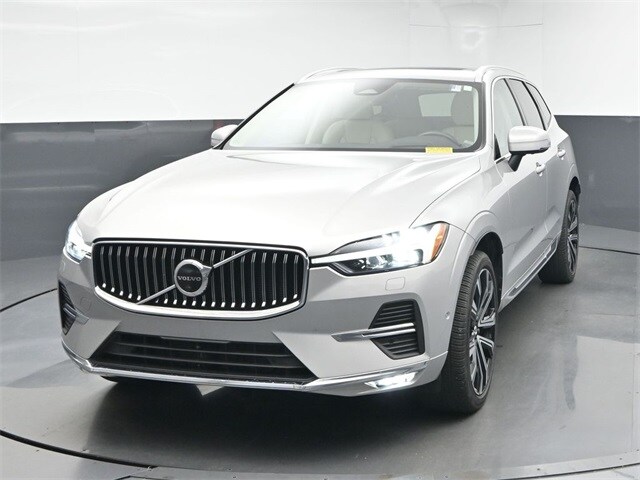 2023 Volvo XC60 B5 Ultimate photo 3