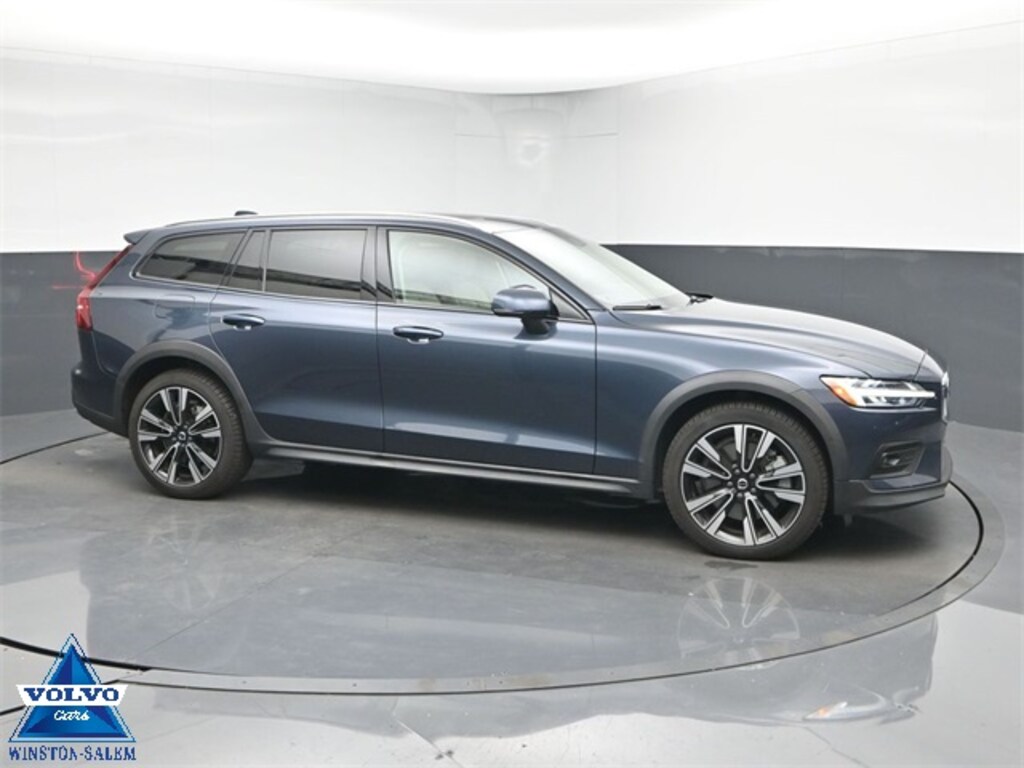 Used 2022 Volvo V60 Cross Country T5 Wagon
