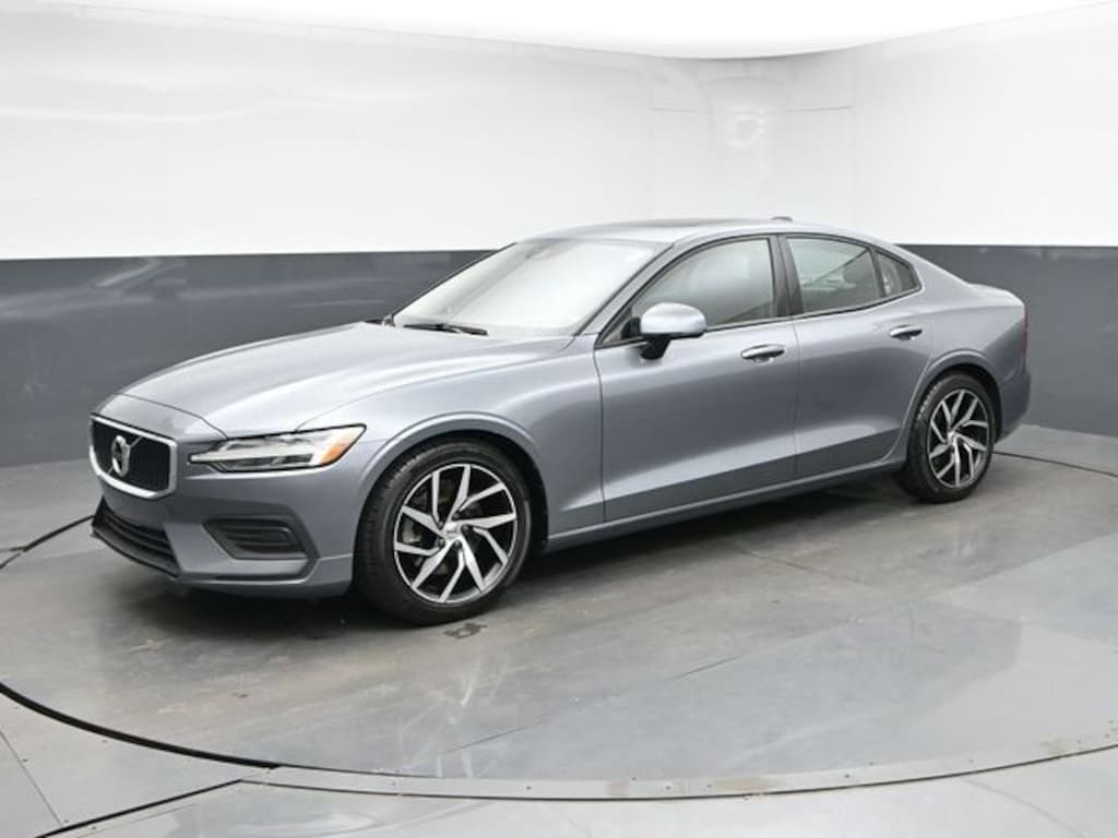 Used 2020 Volvo S60 T5 Momentum Sedan