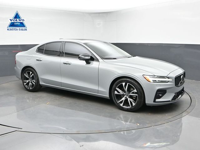 2025 Volvo S60's photo