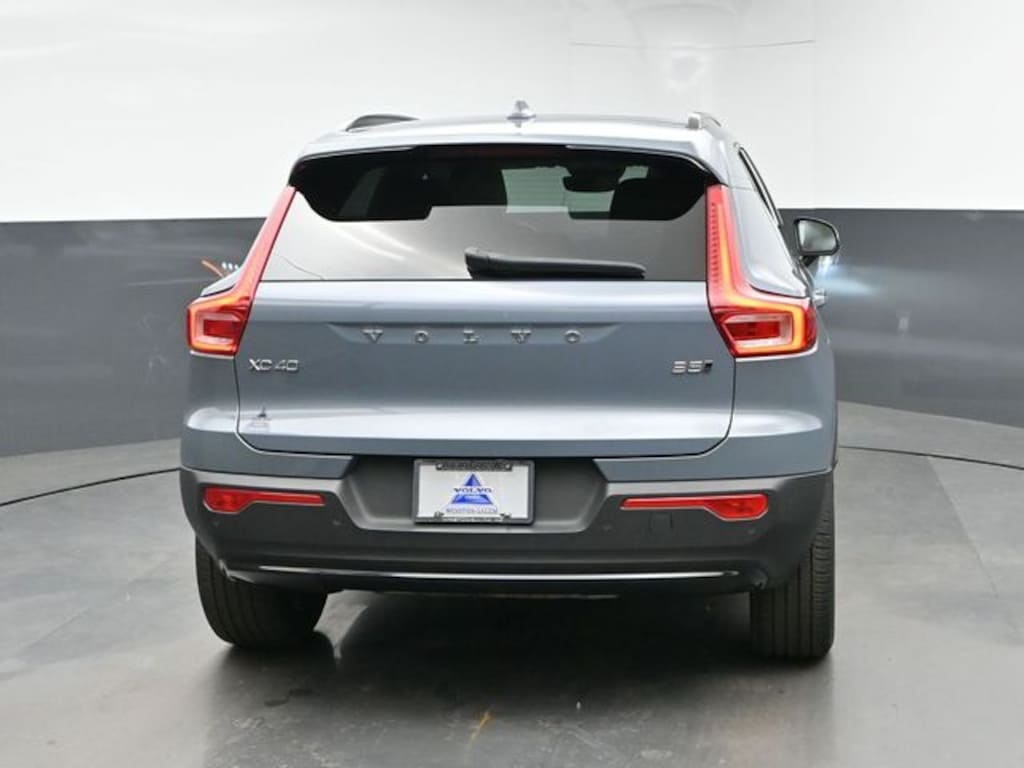 Used 2023 Volvo XC40 B5 Plus Dark Theme SUV