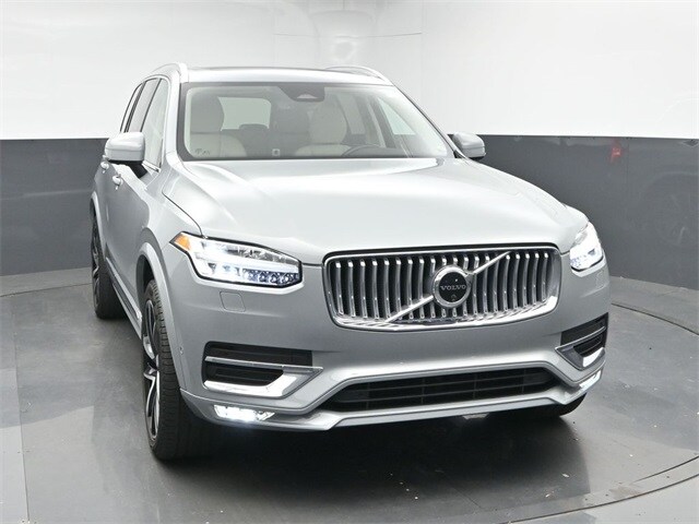 2024 Volvo XC90 B5 Plus photo 2