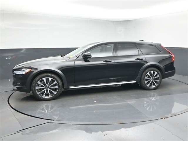 2024 Volvo V90 Cross Country B6 photo 4