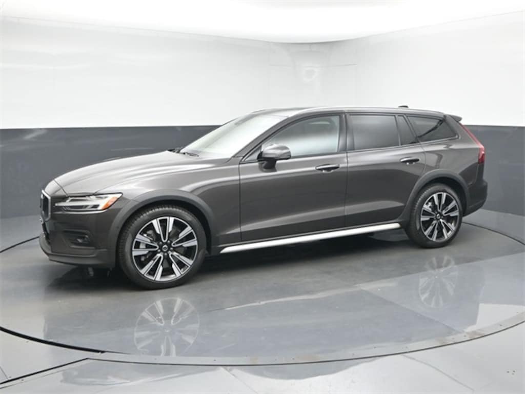 Used 2024 Volvo V60 Cross Country Ultimate Wagon