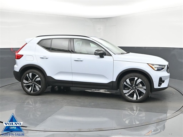 2024 Volvo XC40 Ultimate's photo