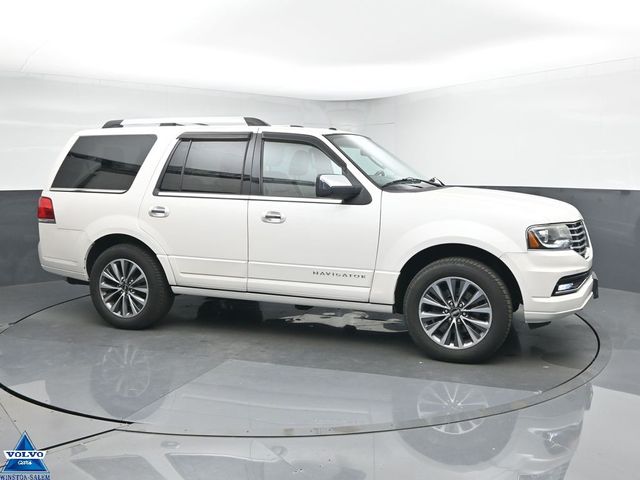 2015 Lincoln Navigator Base