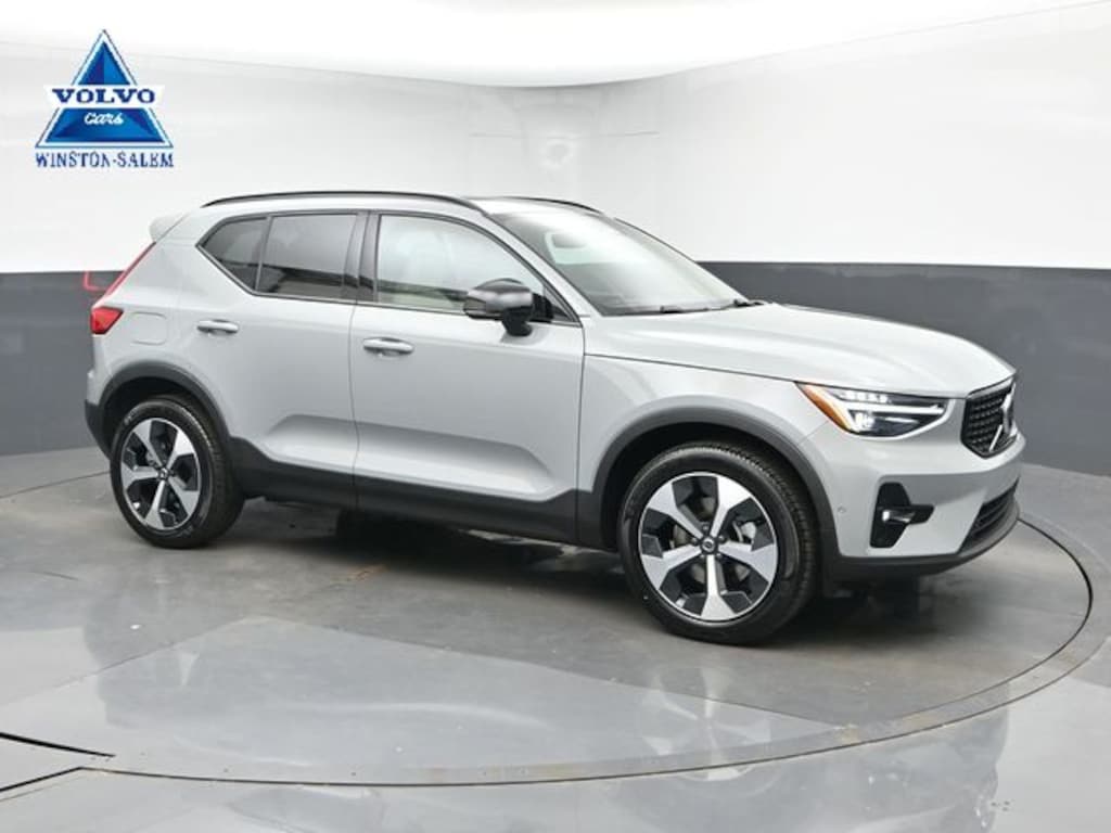 New 2026 Volvo XC40 B5 Plus SUV
