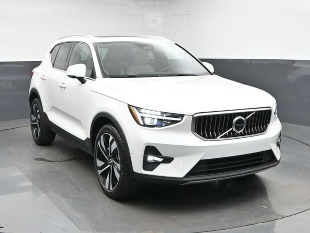 Used 2023 Volvo XC40 Ultimate SUV
