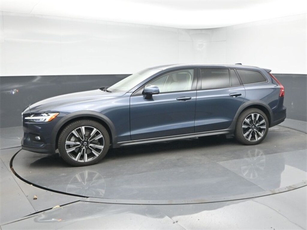 Used 2022 Volvo V60 Cross Country T5 Wagon