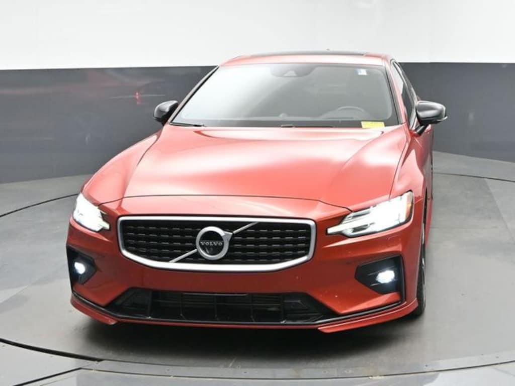 Used 2019 Volvo S60 T6 R-Design Sedan