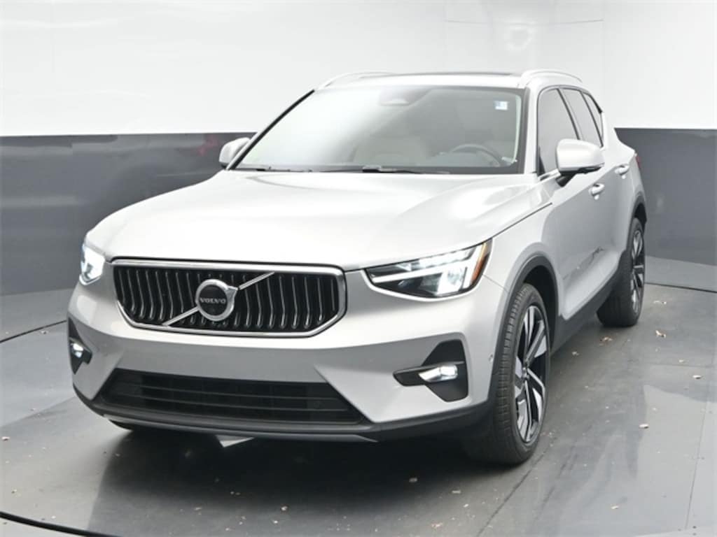 Used 2023 Volvo XC40 B5 Plus Bright Theme SUV