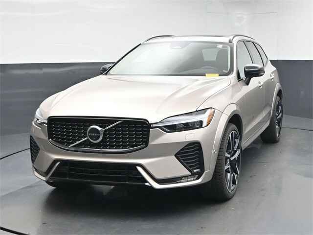 2024 Volvo XC60 B5 Ultimate photo 2