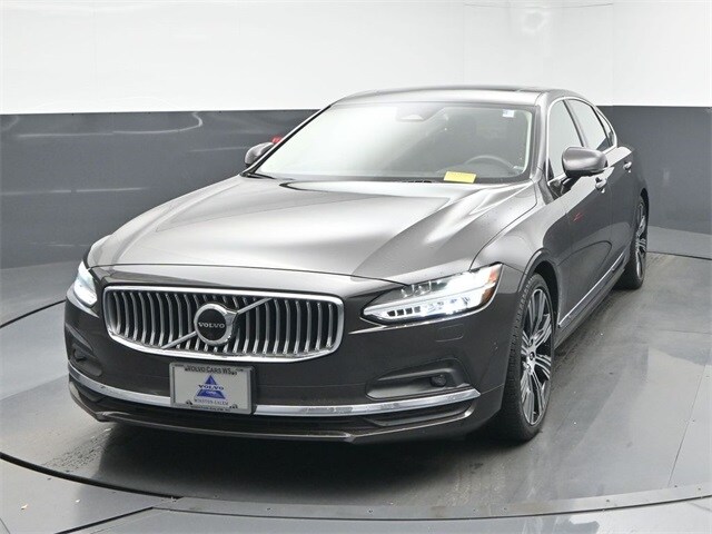 2023 Volvo S90 Ultimate photo 3