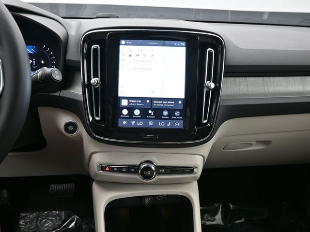 2024 Volvo XC40 Plus - Photo 12