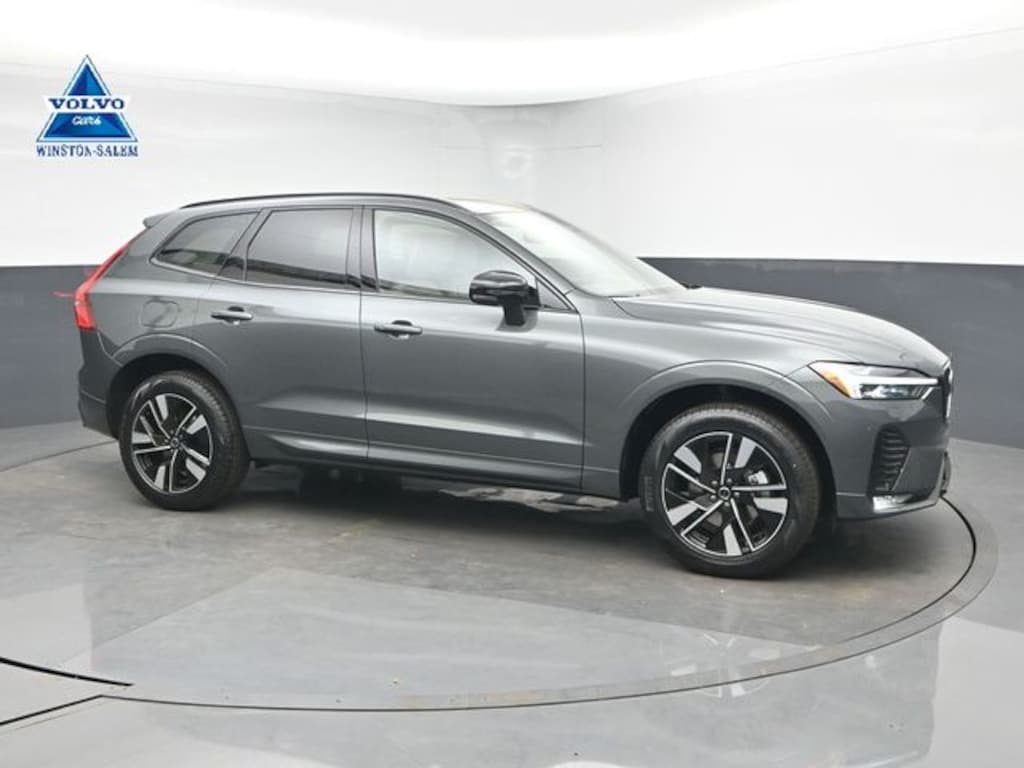 New 2026 Volvo XC60 B5 Core SUV