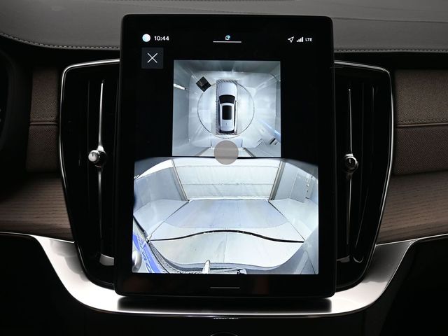 2026 Volvo XC90 Plus - Photo 22