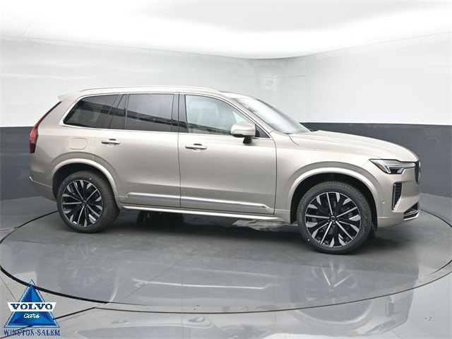 2026 Volvo XC90 Plus's photo