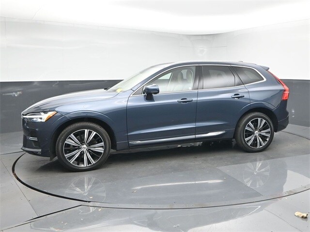 2023 Volvo XC60 B5 Plus photo 3