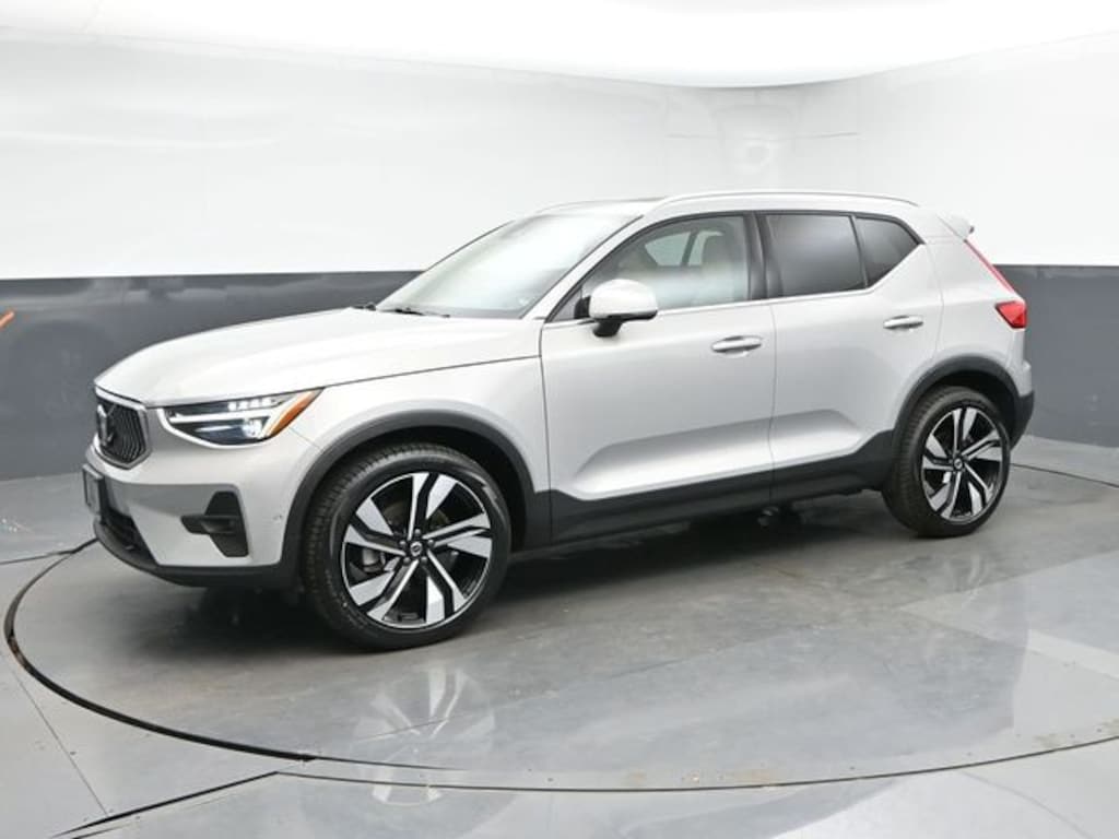 Used 2023 Volvo XC40 Ultimate SUV
