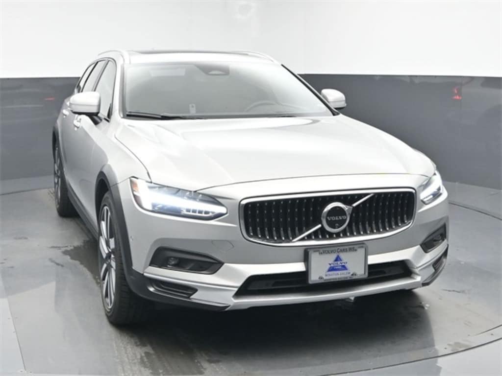 Used 2024 Volvo V90 Cross Country B6 Wagon