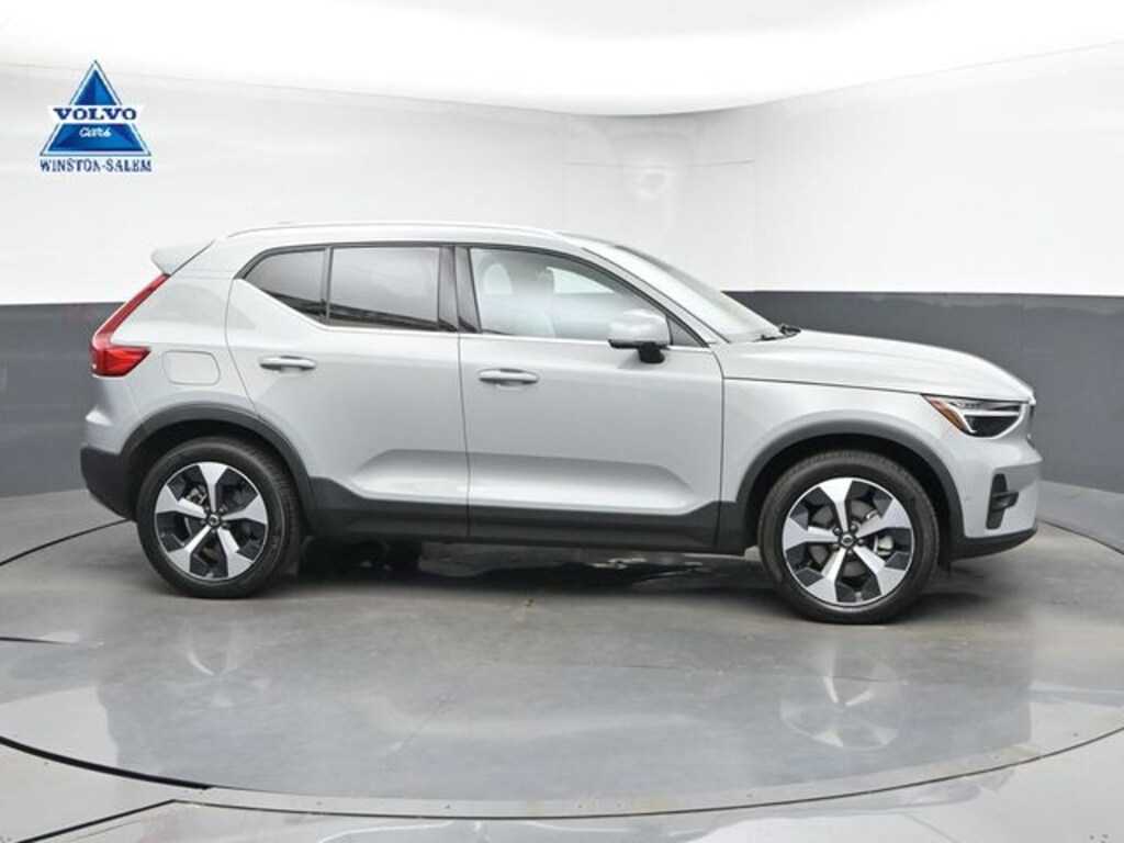 Used 2024 Volvo XC40 B5 Plus Bright Theme SUV