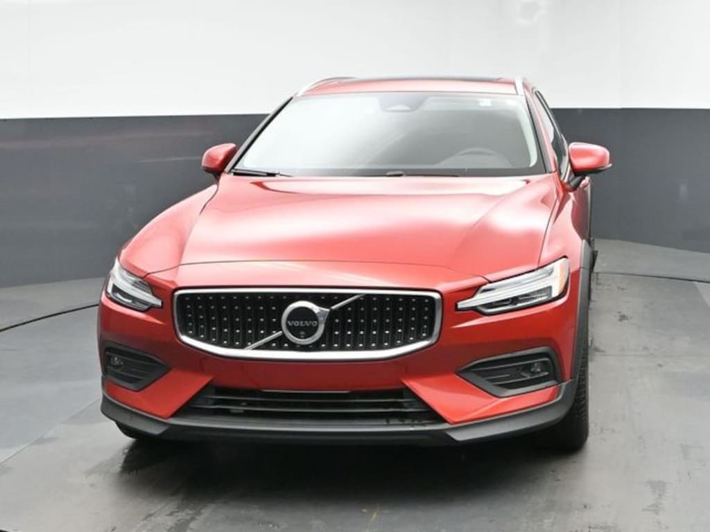 Used 2025 Volvo V60 Cross Country B5 Plus Wagon