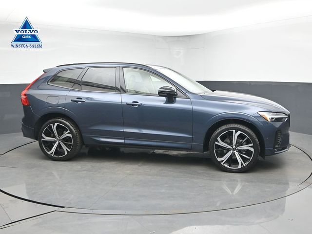 2023 Volvo XC60 B5 Ultimate Dark Theme FWD's photo