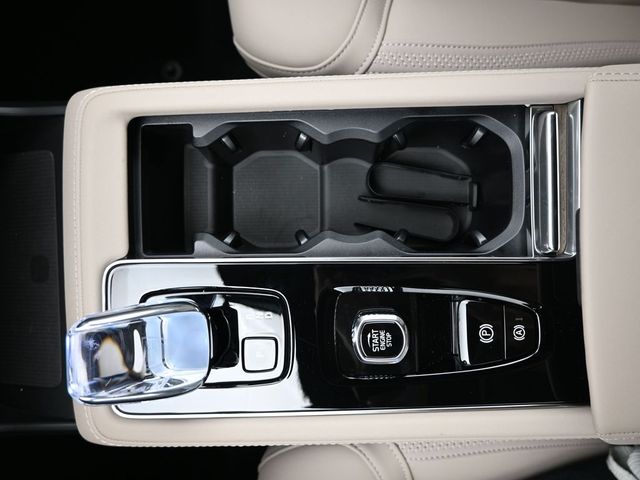 2026 Volvo XC90 Core - Photo 11